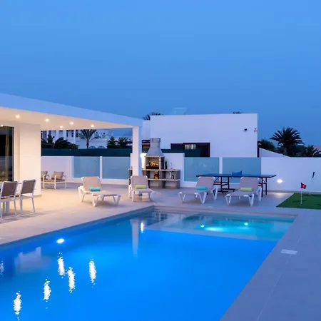 Villa Esmerad By *